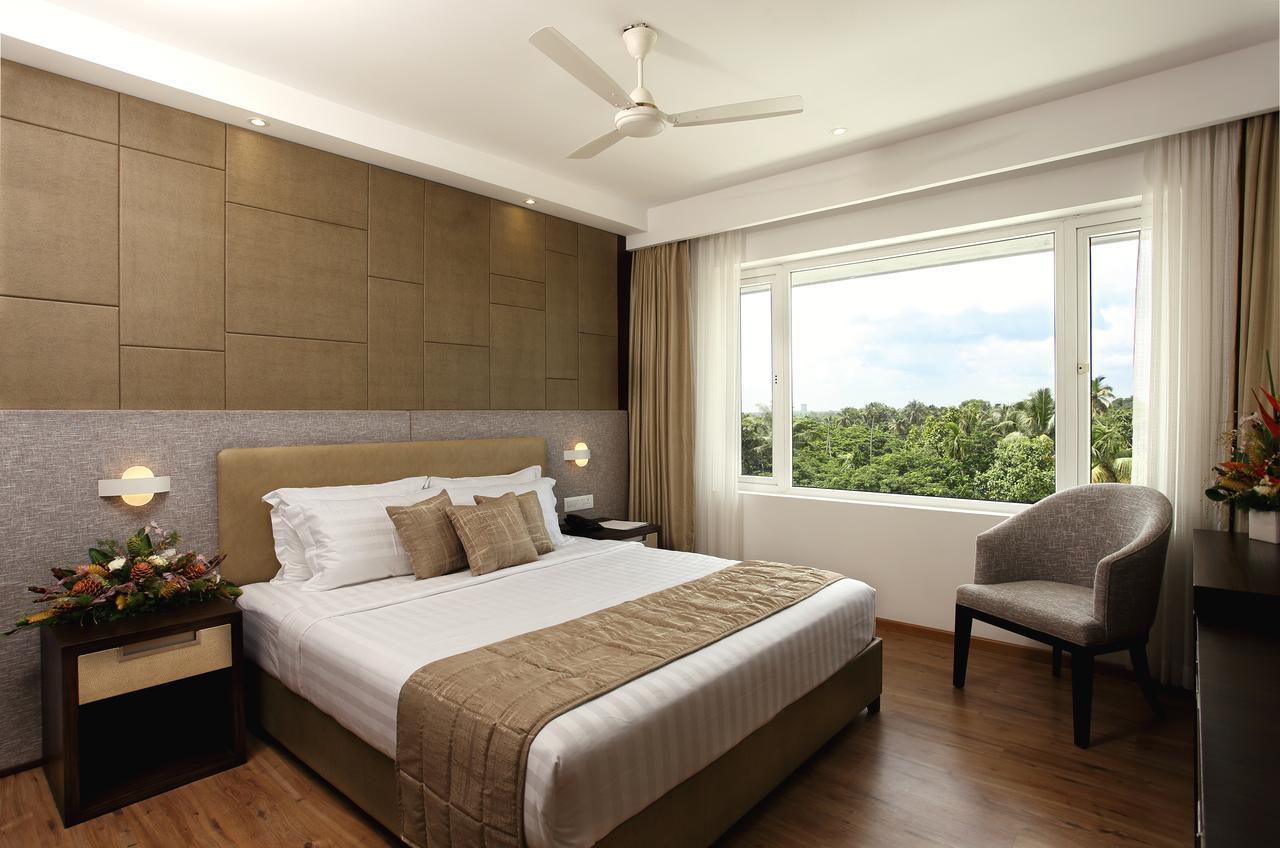 Sugar Business Hotel Kochi Exterior photo