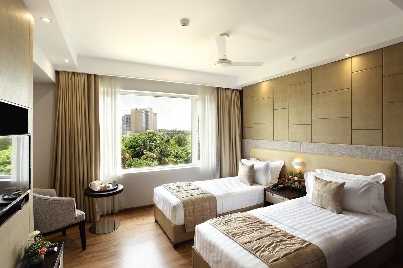 Sugar Business Hotel Kochi Exterior photo