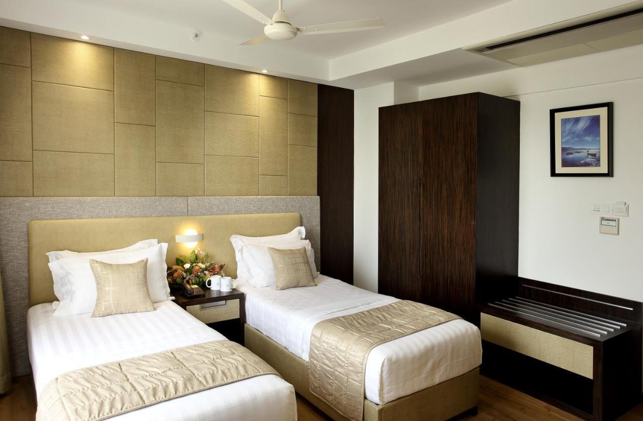 Sugar Business Hotel Kochi Exterior photo