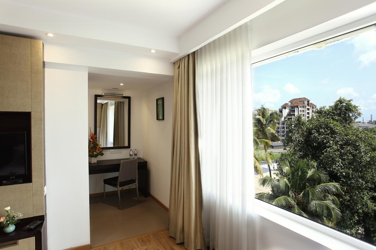 Sugar Business Hotel Kochi Exterior photo